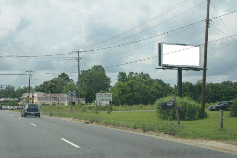 Photo of a billboard in Lake Of Woods