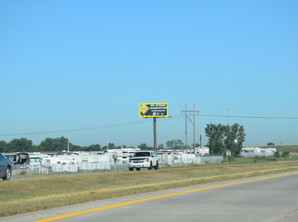 Photo of a billboard in Yutan