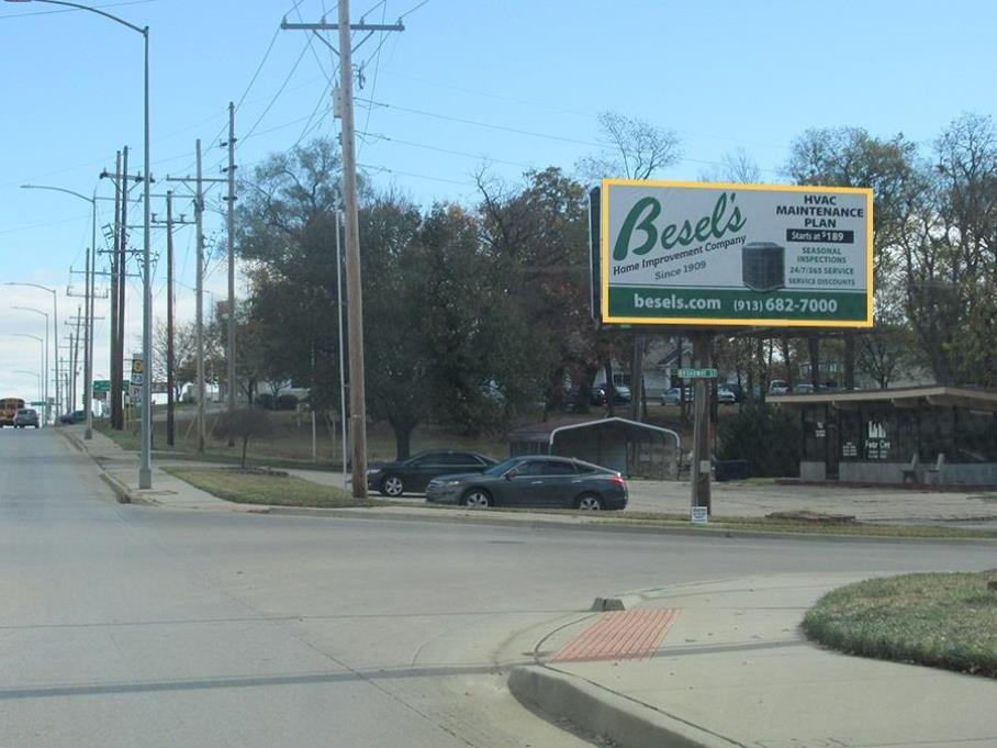 Photo of a billboard in Ft Leavnwrth