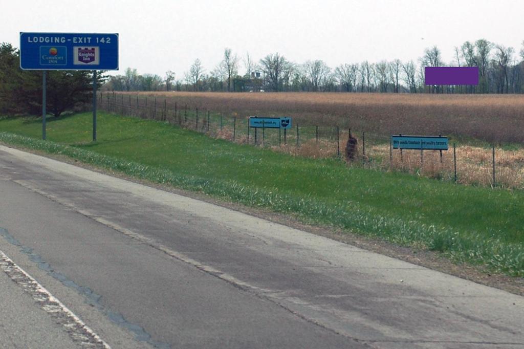 Photo of a billboard in Leipsic