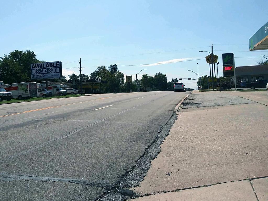 Photo of a billboard in Kemp