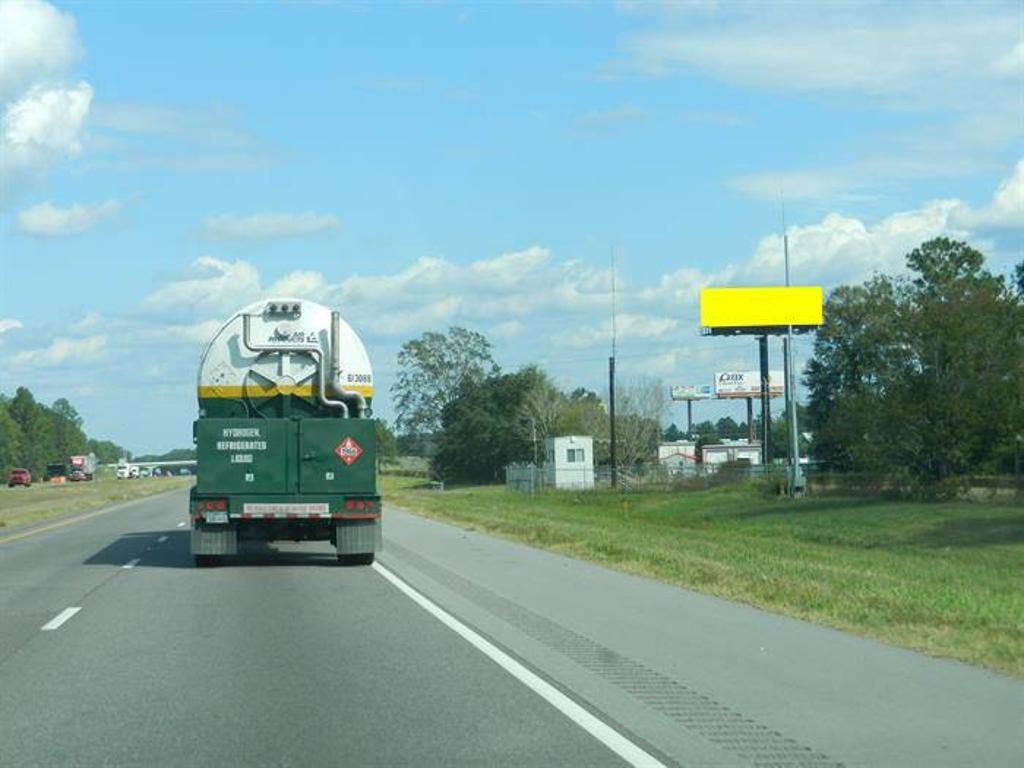 Photo of a billboard in Satsuma