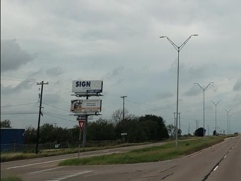 Photo of a billboard in Agua Dulce